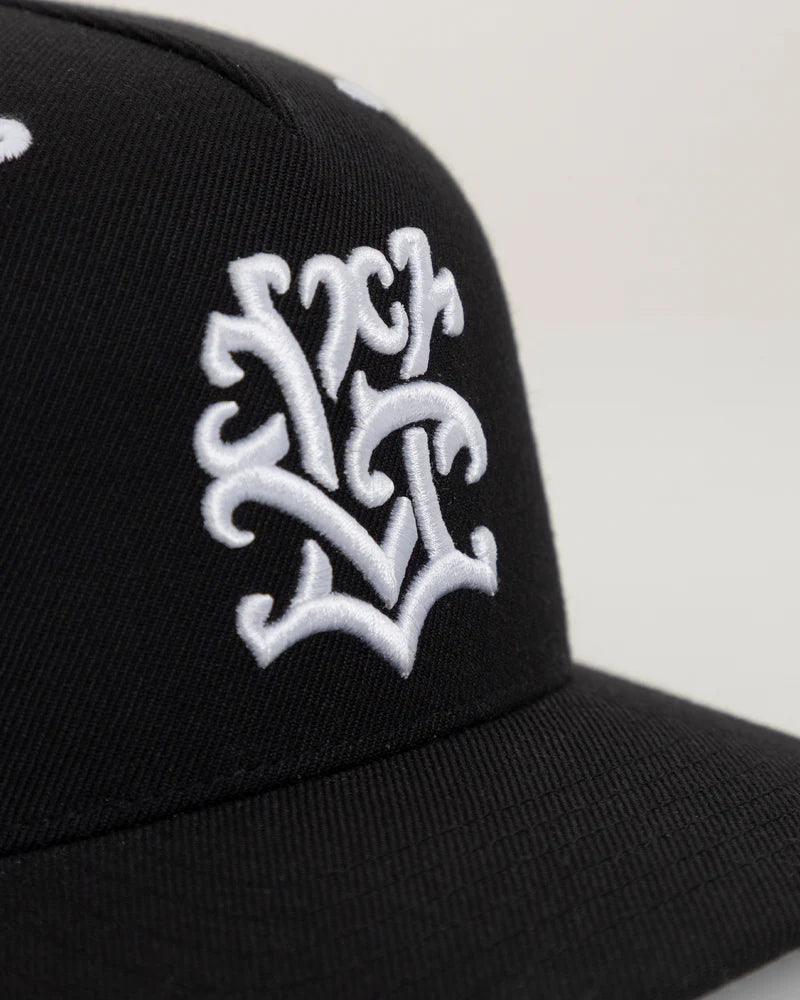 Gorra Undergold Monogram