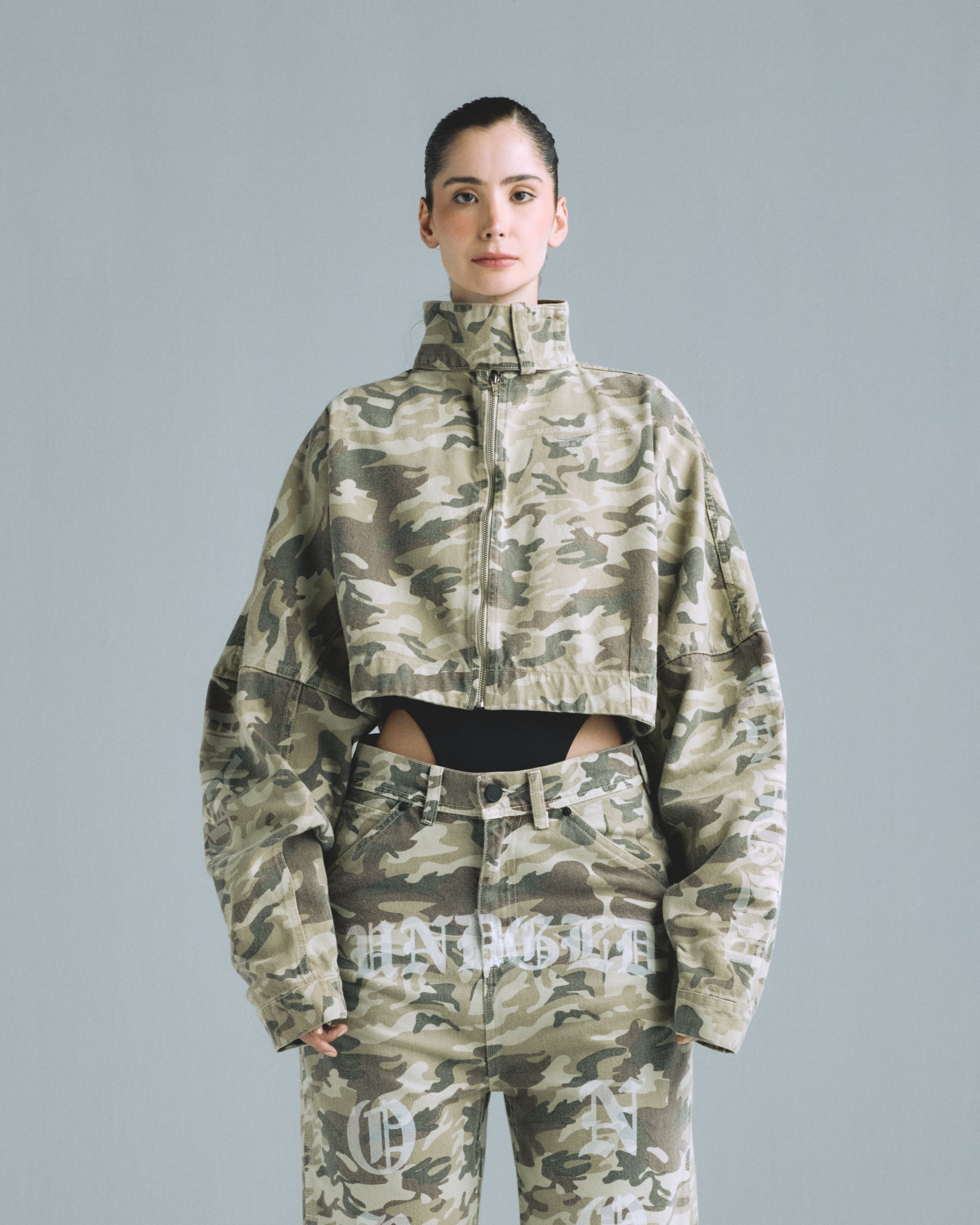 Cropped Hoodie Undergold Camo Chaqueta