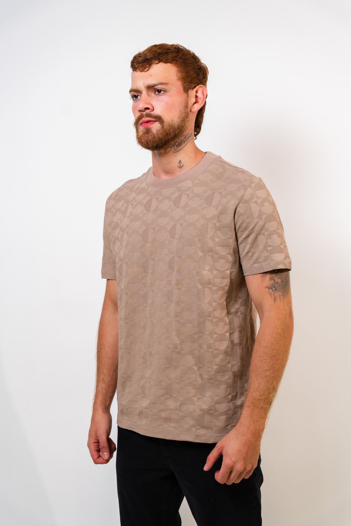Camiseta Básica Café Hombre Carven