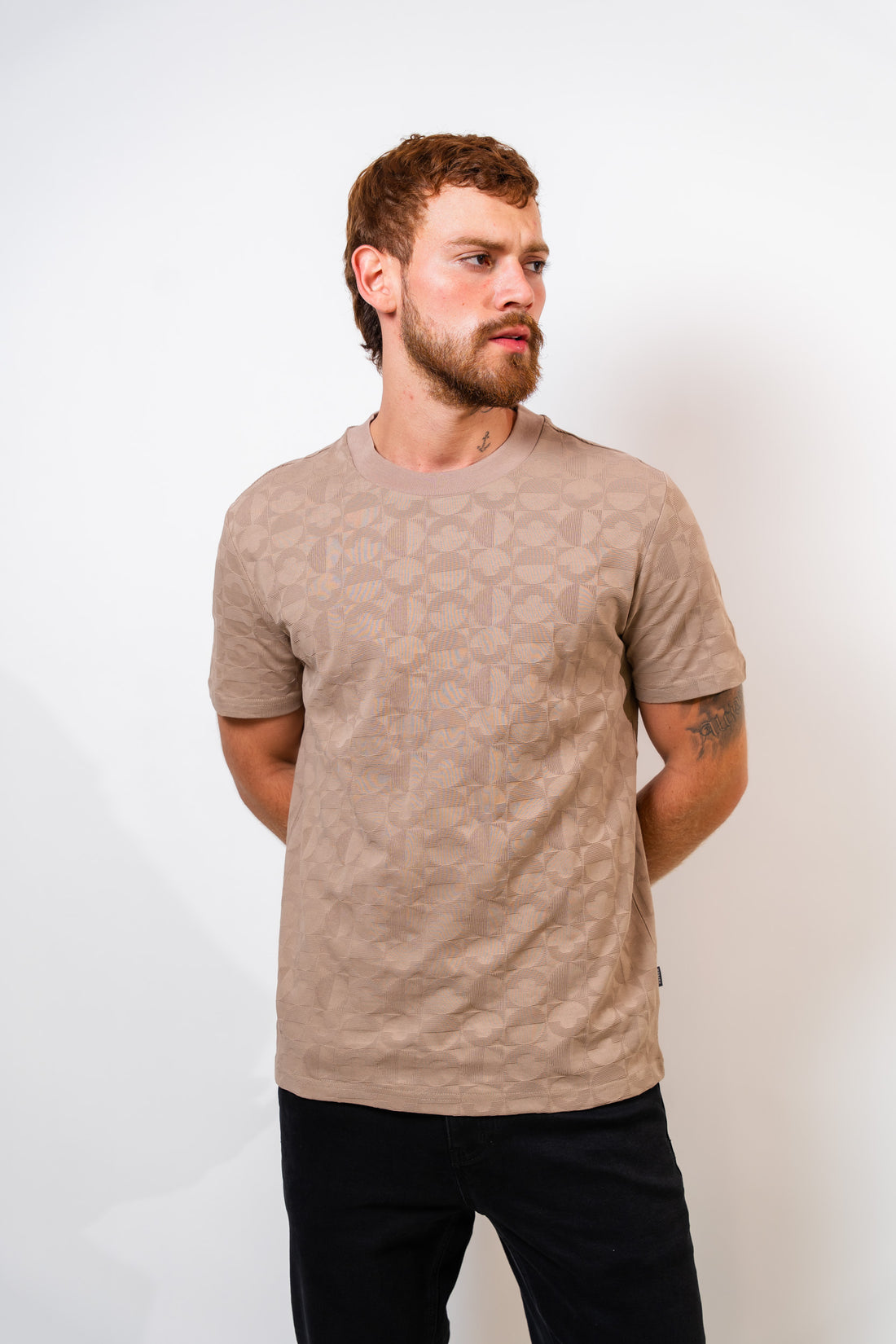 Camiseta Básica Café Hombre Carven