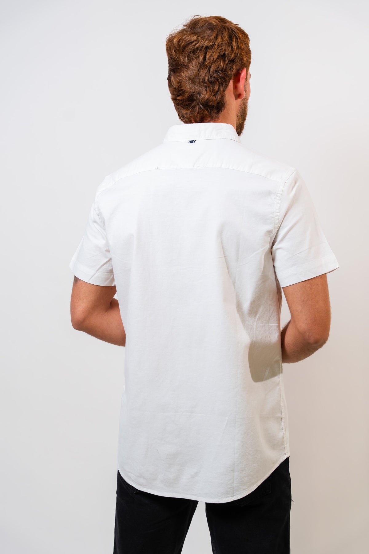 Camisa Blanca Hombre Manga Corta Penguin BOTONES AMARILLOS
