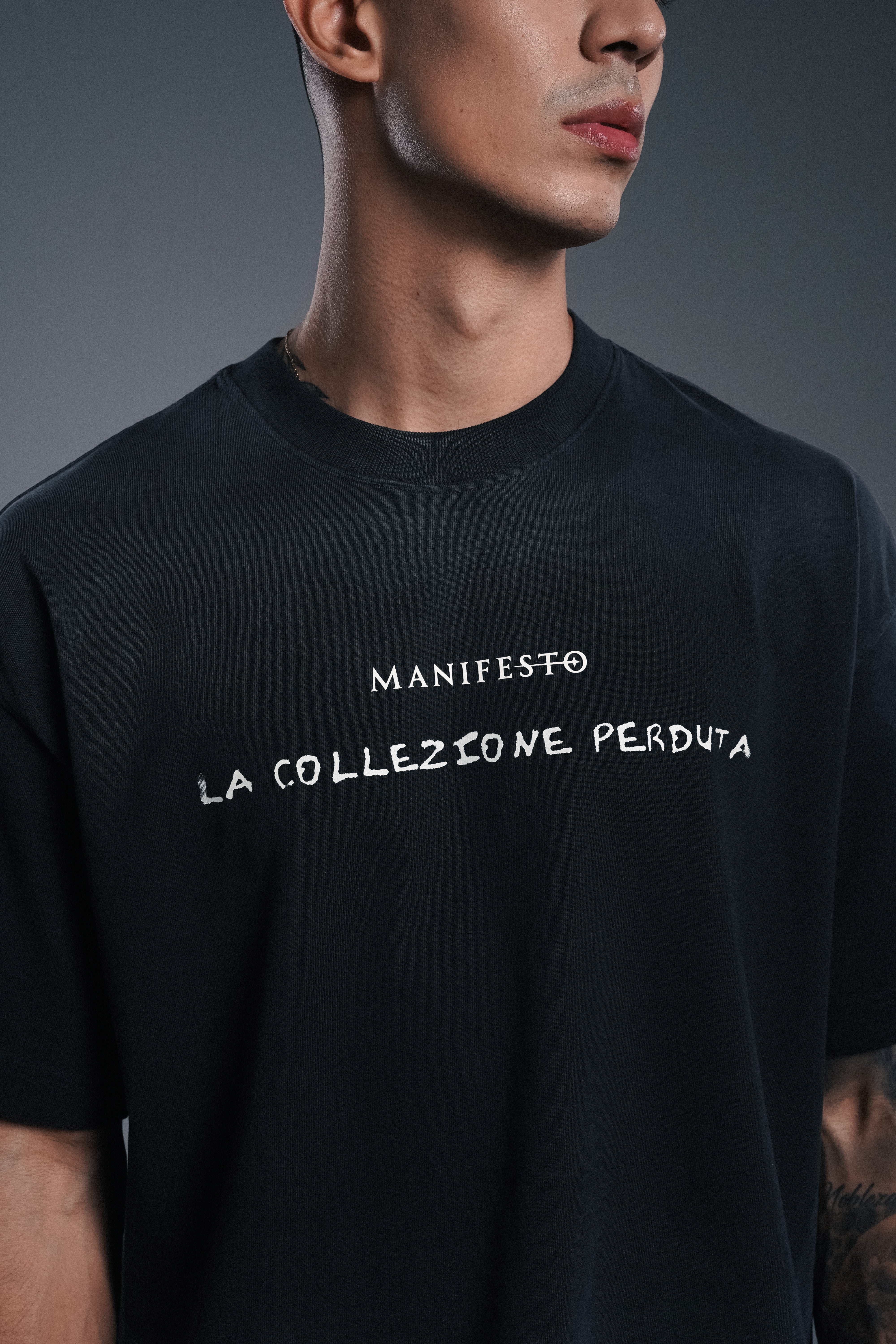 Camiseta Oversize Manifesto El Expolio Nazi L Camiseta